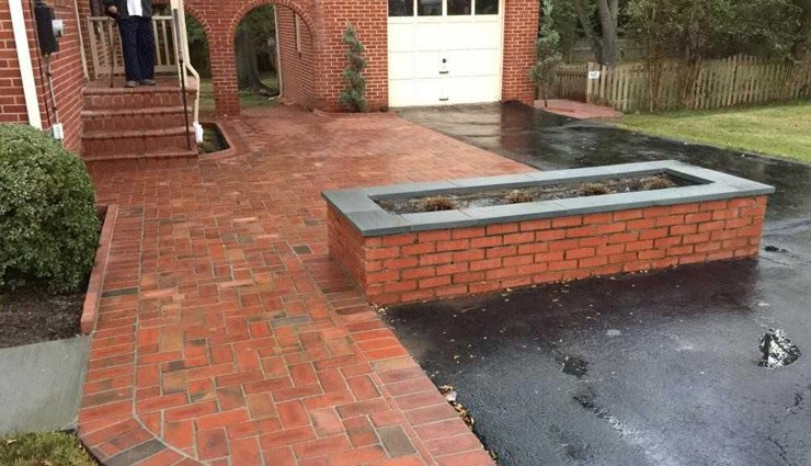 بهترین کفپوش برای حیاط ویلا و باغ